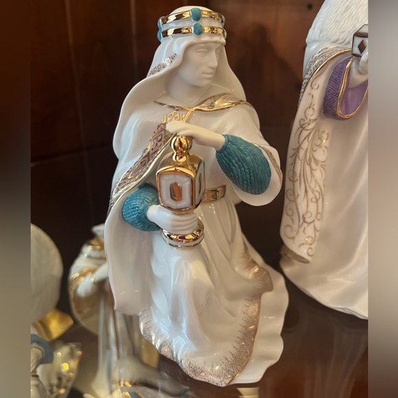 Lenox China First Blessing Nativity 15 Pieces - Picture 9 of 15